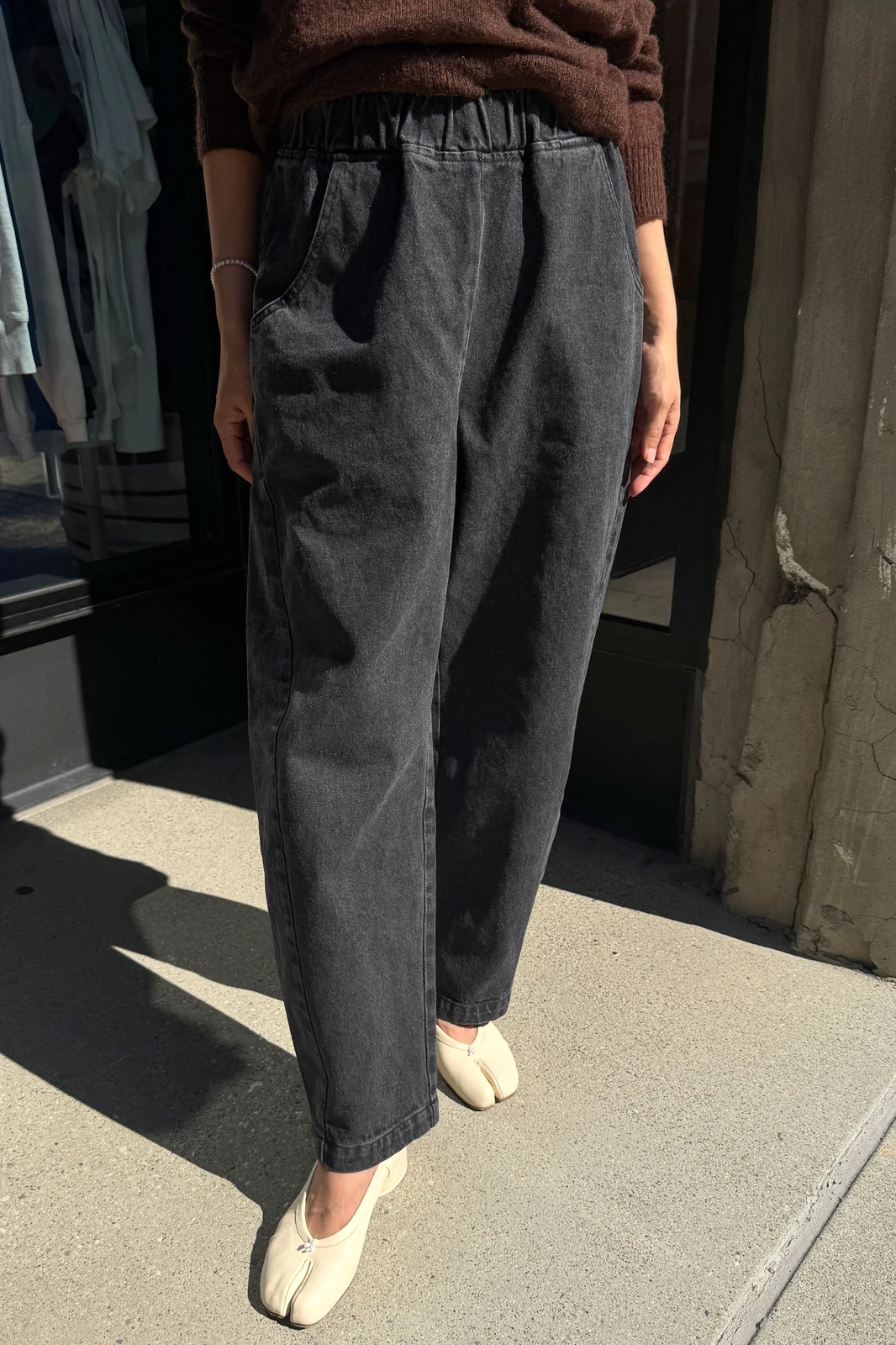 Arc Pants - BLACK DENIM by P&Y COMPANY.